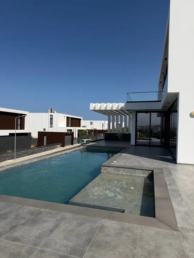 Terrasse mit Pool · Esentepe · Region Kyrenia