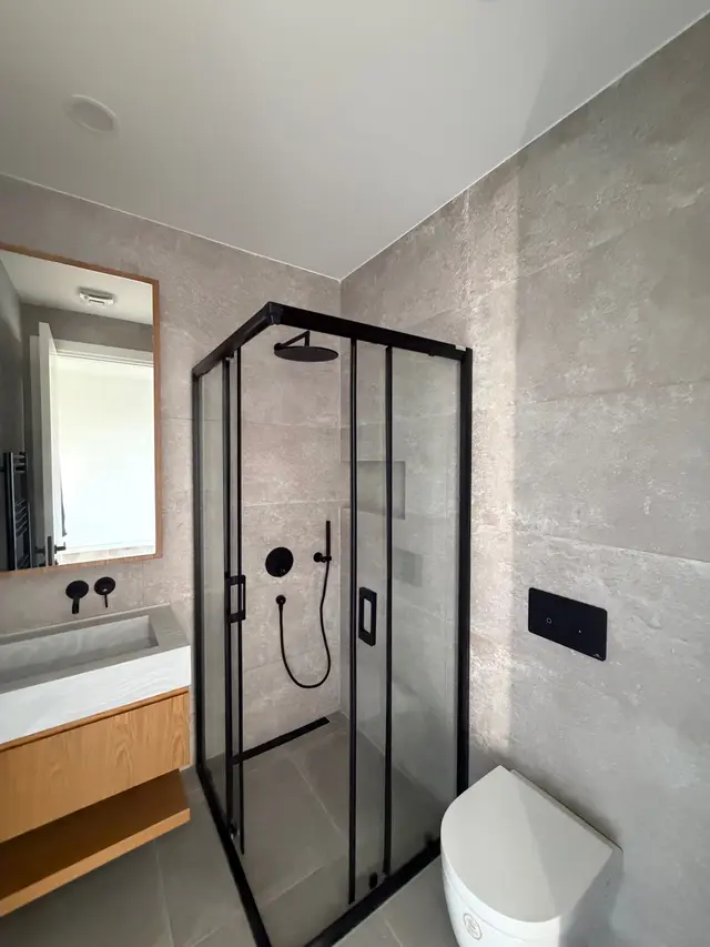 Badezimmer mit Dusche · Bellapais · Kyrenia / Girne