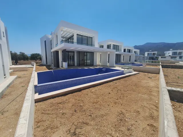 Villa in Çatalköy mit Privatpool und drei Schlafzimmern – Ansicht 1