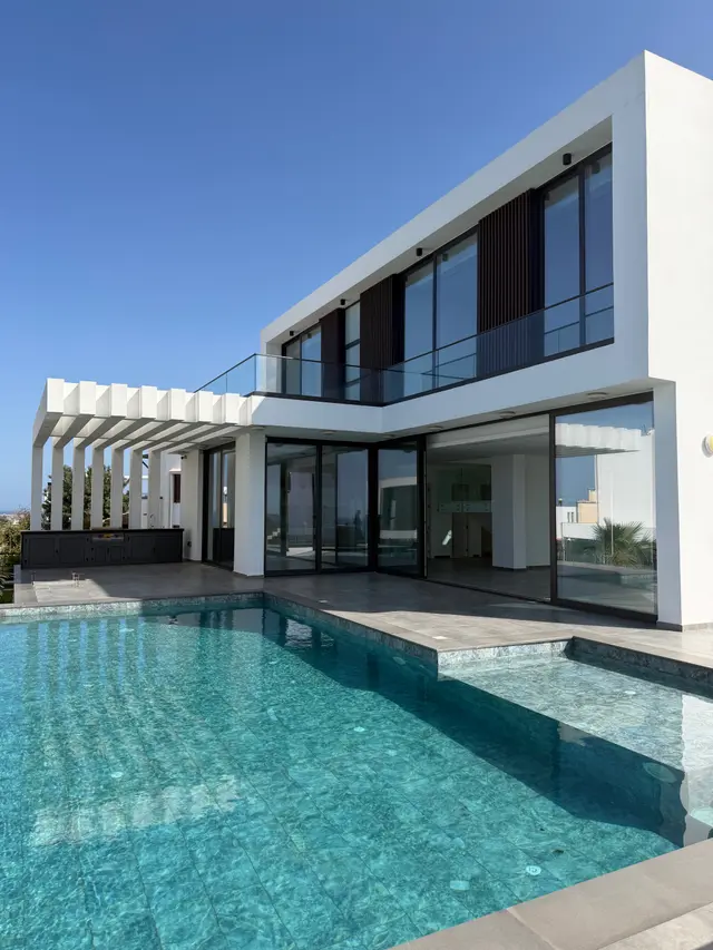 Luxus Villa mit Meerblick über die Terrasse inklusive Infinity Pool & Whirlpool · Esentepe · Region Kyrenia