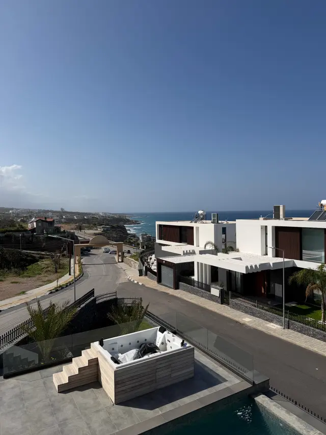 Terrasse mit Whirlpool · Esentepe · Region Kyrenia