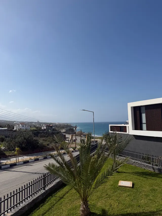 Luxus Villa mit Meerblick über die Terrasse inklusive Infinity Pool & Whirlpool · Esentepe · Region Kyrenia