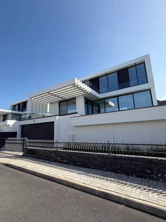 Aussenansicht der Villa mit Doppelgarage · Esentepe · Region Kyrenia