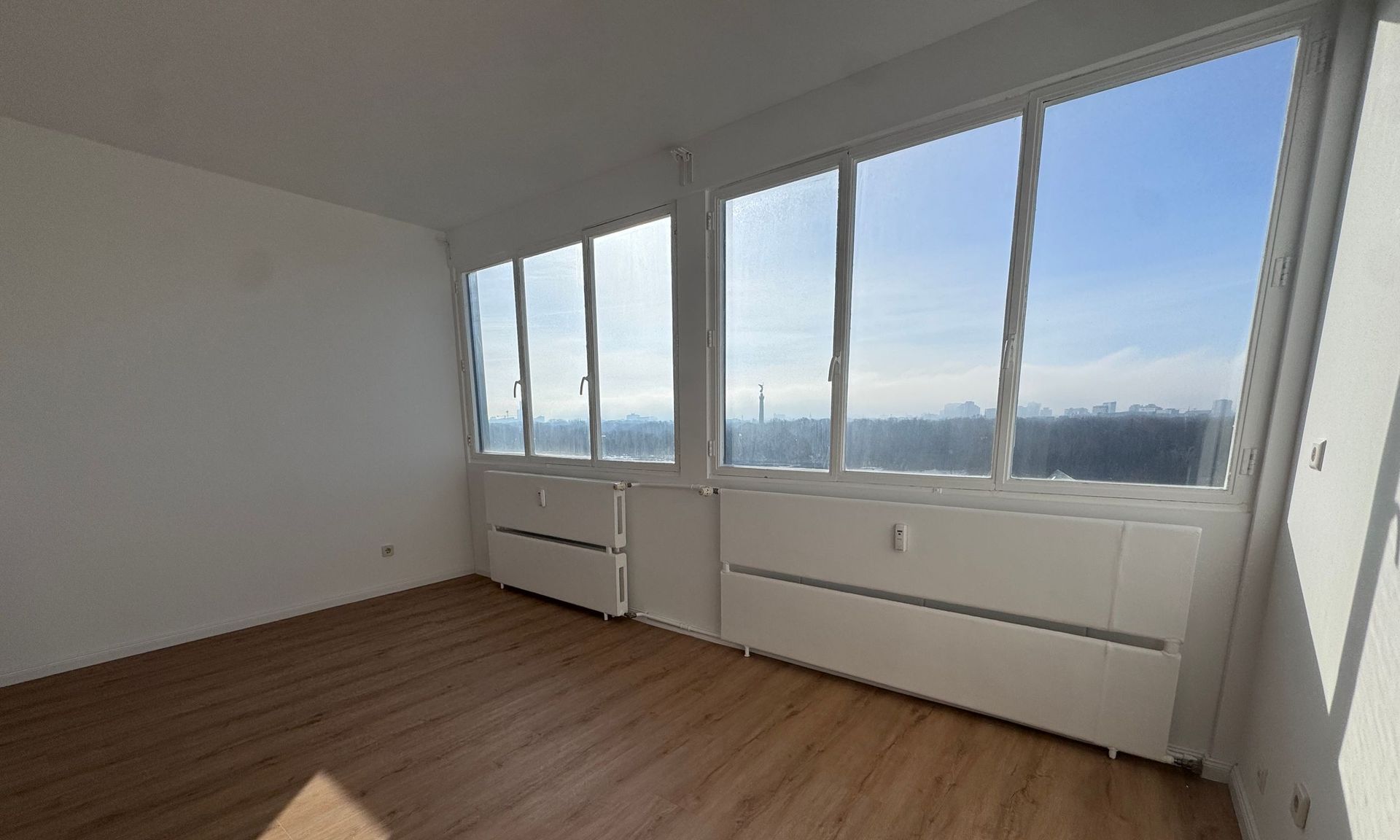 Helle 2-Zimmer-Wohnung mit Aufzug in Berlin-Tiergarten!