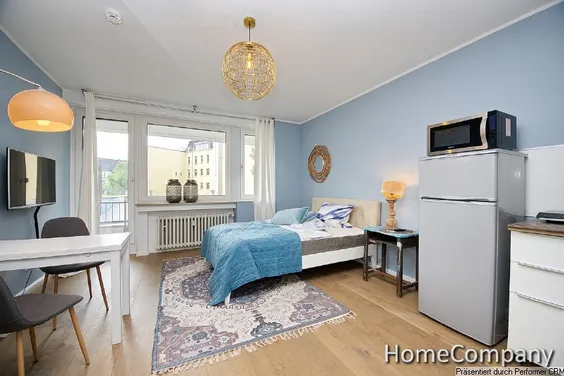 Schickes Apartment mit Balkon, Aufzug, kompletter Ausstattung und Internetzugang in Düsseldorf-Derendorf