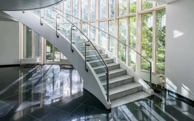 Eingangsbereich (©Deka Immobilien)