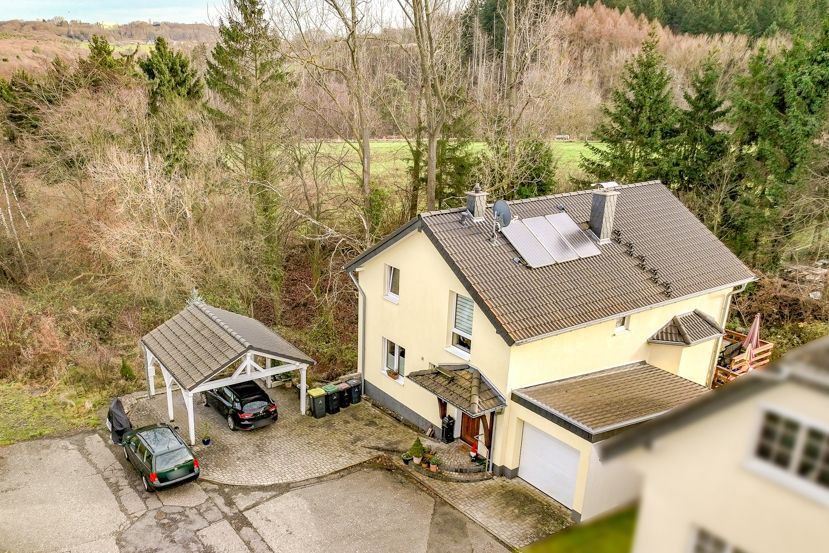 Direkt am Naturschutzgebiet! Modernes Haus mit Einliegerwohnung, Aufzug und vielen Extras!