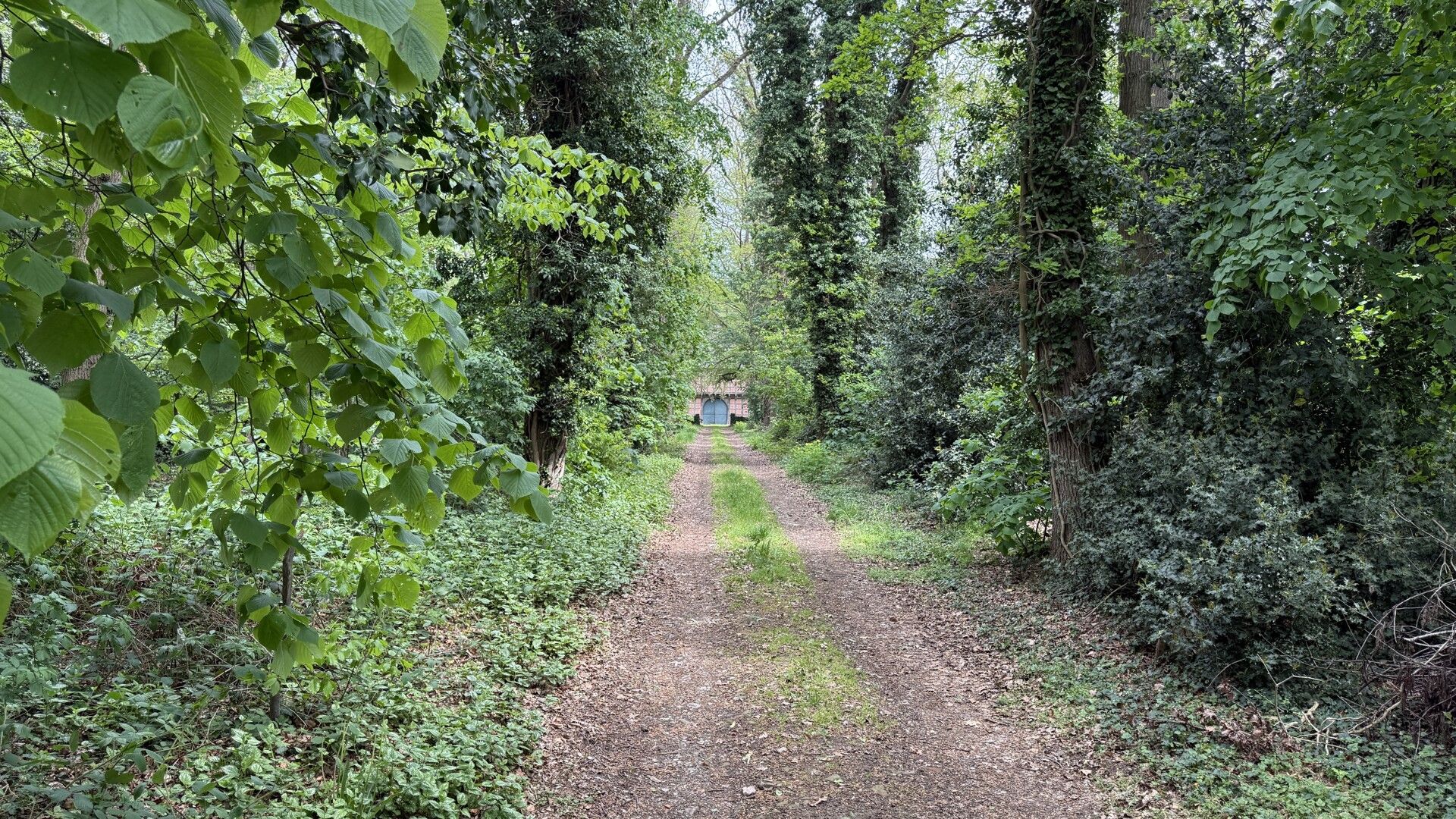 Historischer Fachwerkhof auf 1,9 ha bis 9 ha zu verkaufen