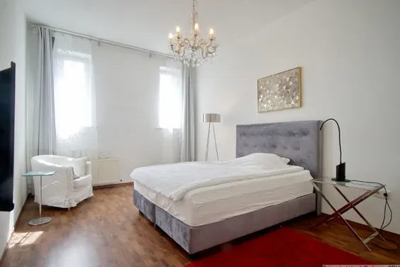Möblierte Wohnung mit kleinem Balkon und Blick auf den Rhein, Komplettausstattung, W-LAN und Reinigung inklusive