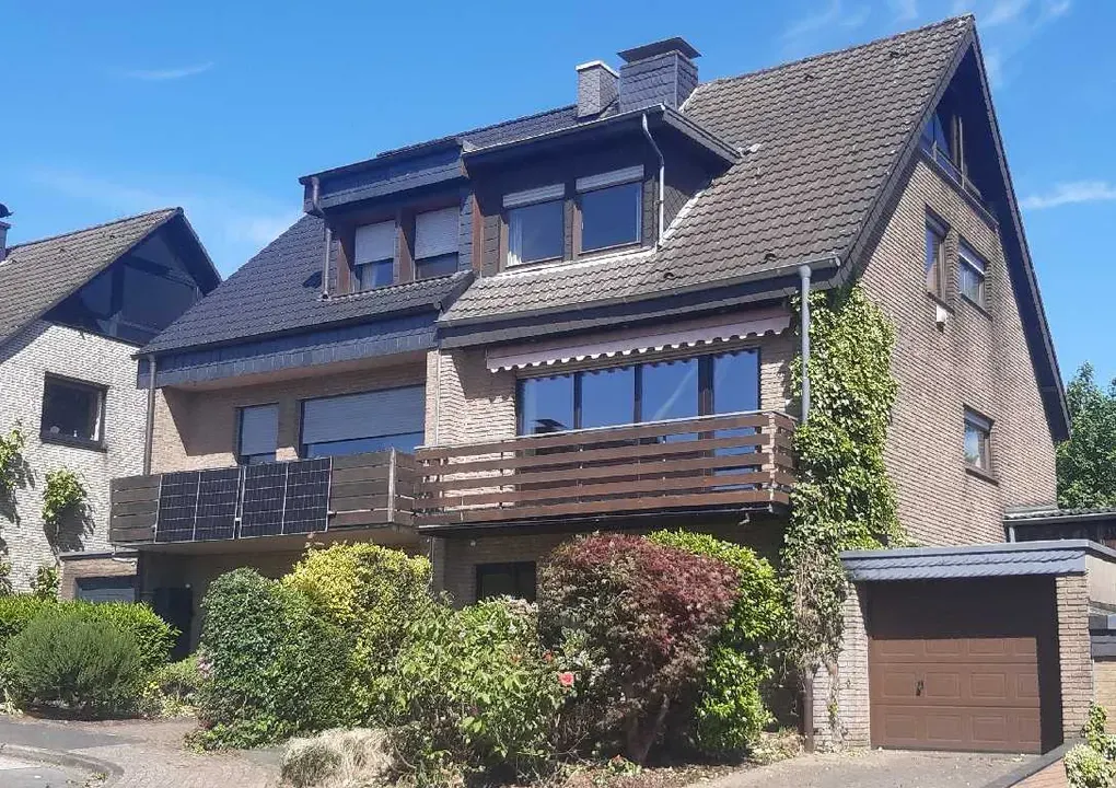 Ihr neues Zuhause in Ratingen-Homberg: Doppelhaushälfte mit Garten und Garage