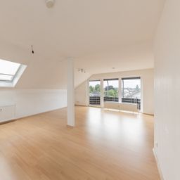 Komfort ohne Kompromisse: Eigentumswohnung mit Balkon, Loggia, Hobbyraum und einem Stellplatz