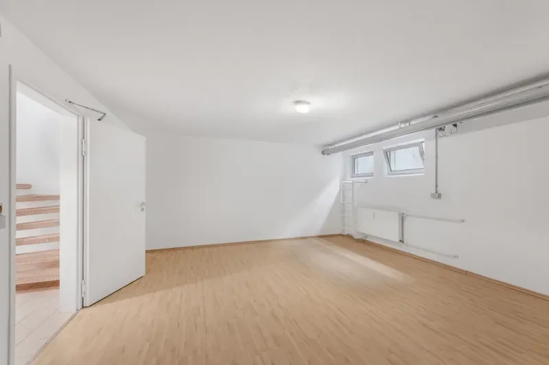 Zimmer im Untergeschoss