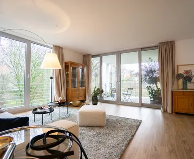 Düsseldorf: Große Traumwohnung mit Blick ins Grüne im Herzen von Oberkassel - Foto 1