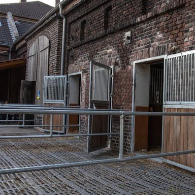 Charmanter Reiterhof auf 1,2 ha zu verkaufen