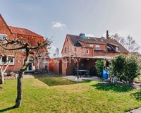 Garten mit Nebengebäude
