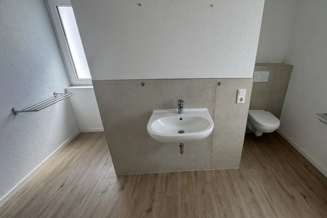 Tageslichtbad mit Dusche OG Wohnhaus Nr. 11