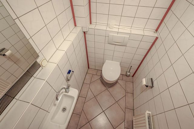 Damen-WC Untergeschoss