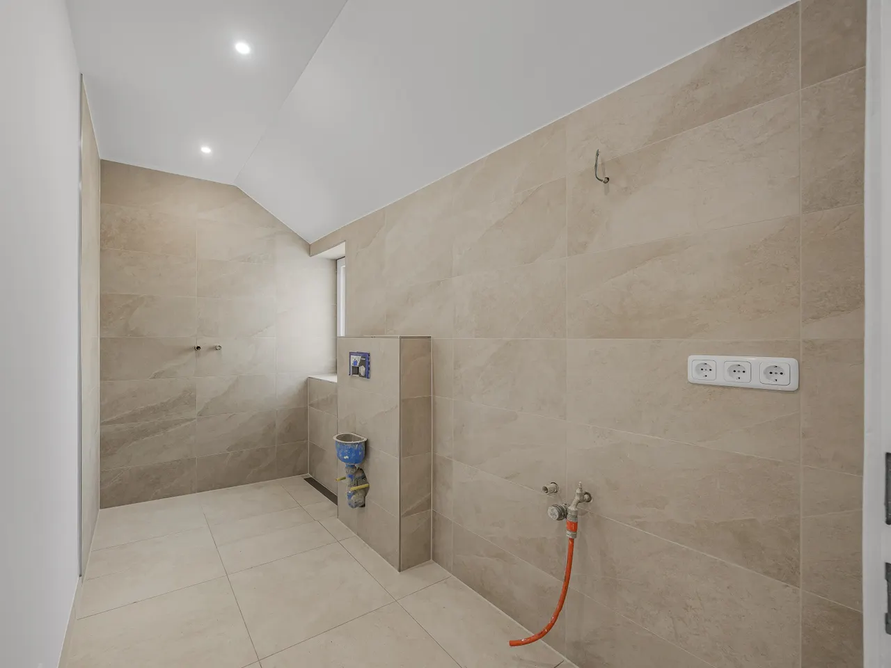 Badezimmer im DG