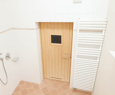 Kamin, Sauna, Garten. Alles vorhanden: 3 Zimmer Maisonette Wohnung in Wittlaer - Photo 5
