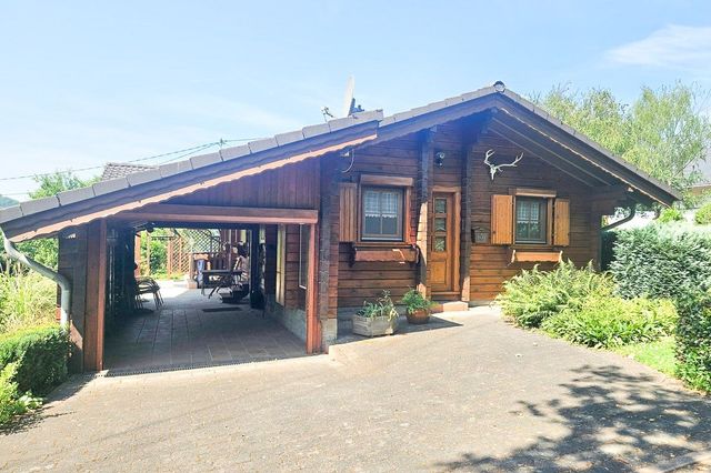 Straßenansicht