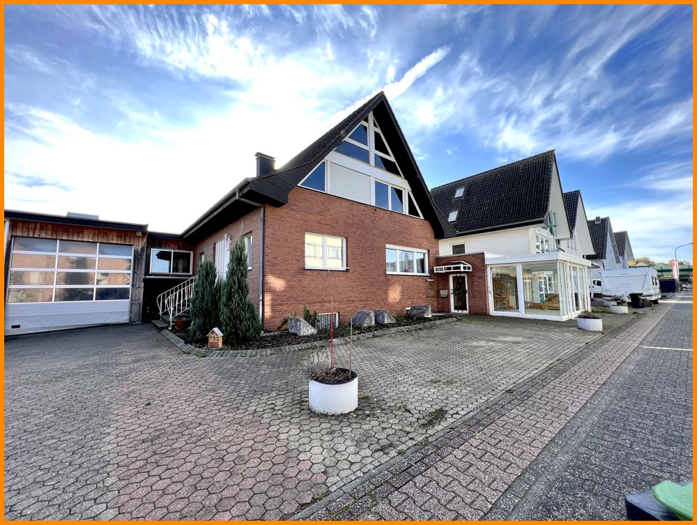 Straßenansicht Ausstellung, Wohnhaus , Lager