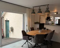Zwei Ausgänge in den Garten 