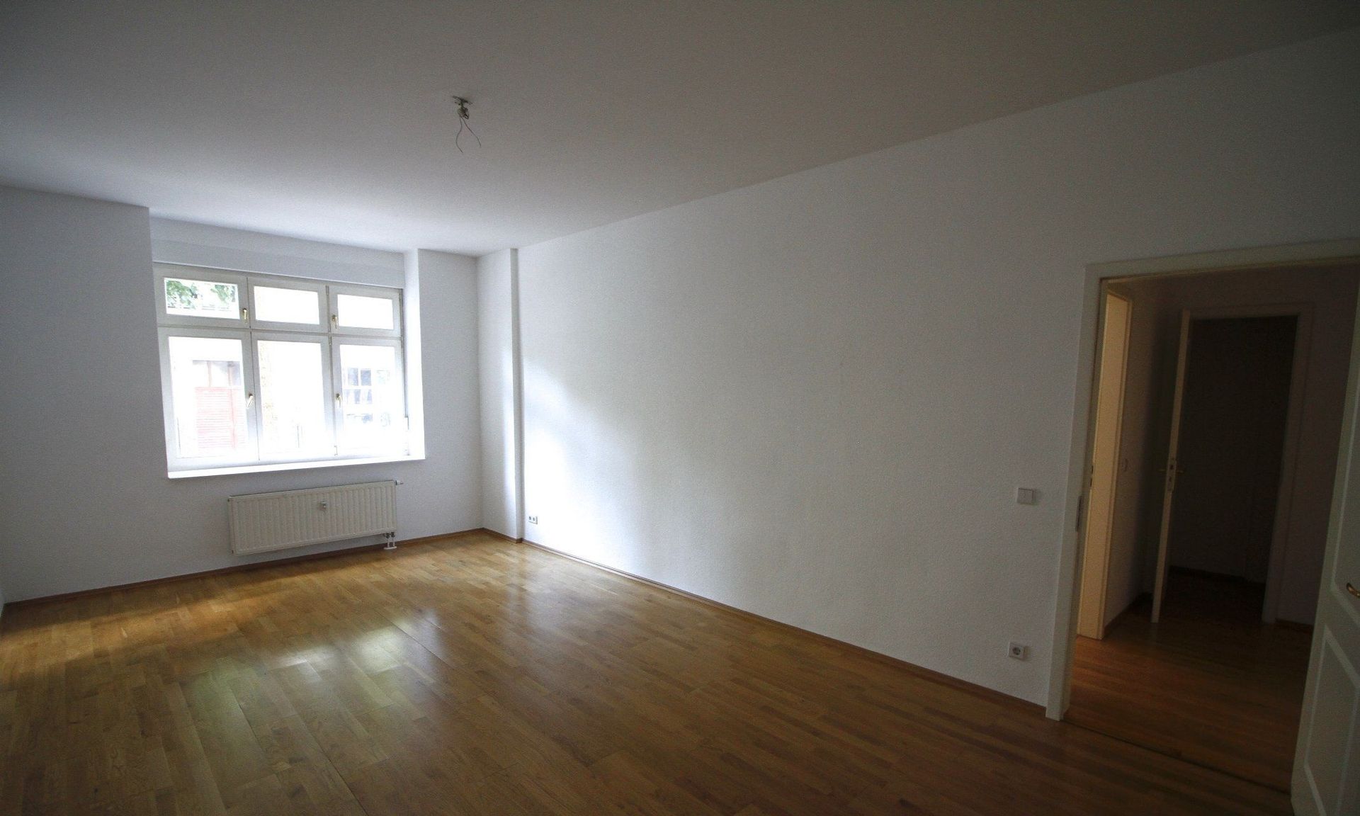2-Zimmer Apartment im schönen Altbau!