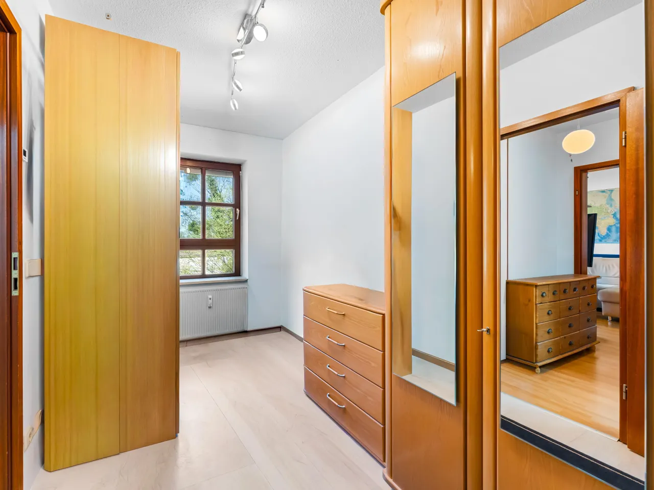 Schlafzimmer mit Fenster