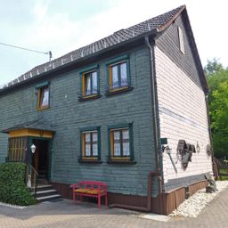 Sanierungsbedürftiges Fachwerkhaus mit Stellplatz und reichlich Gestaltungspotenzial – ideal für den Handwerker!