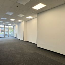 Großzügig Erdgeschossfläche mit Schaufenster !