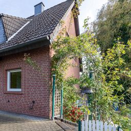 Familienfreundliche Doppelhaushälfte in Leverkusen-Lützenkirchen