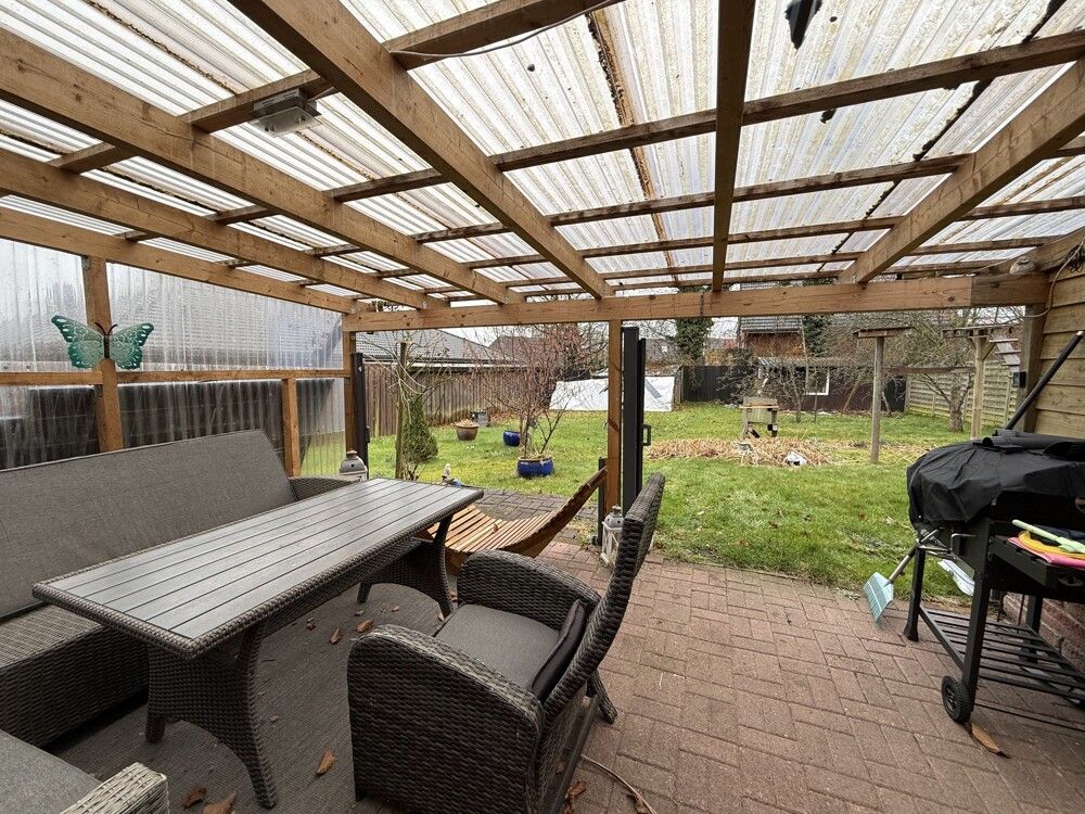 überdachte Terrasse