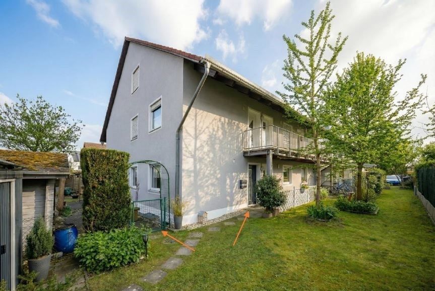 Eingang (Haustür und Garten)