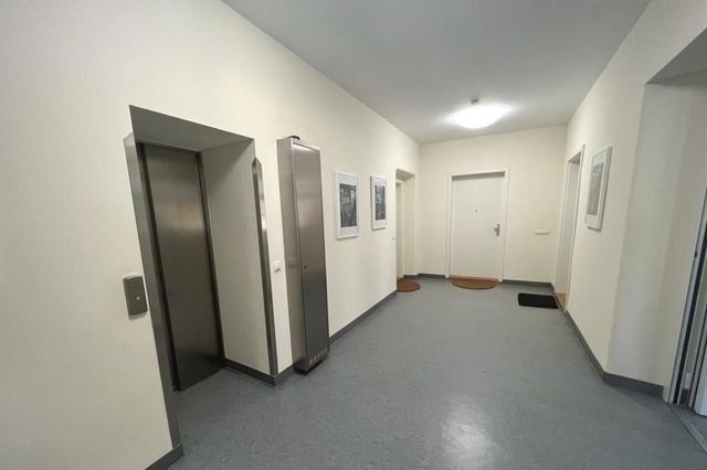 Aufzug im top gepflegten TH