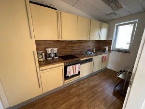 Beispiel: Wohnzimmer mit Balkon