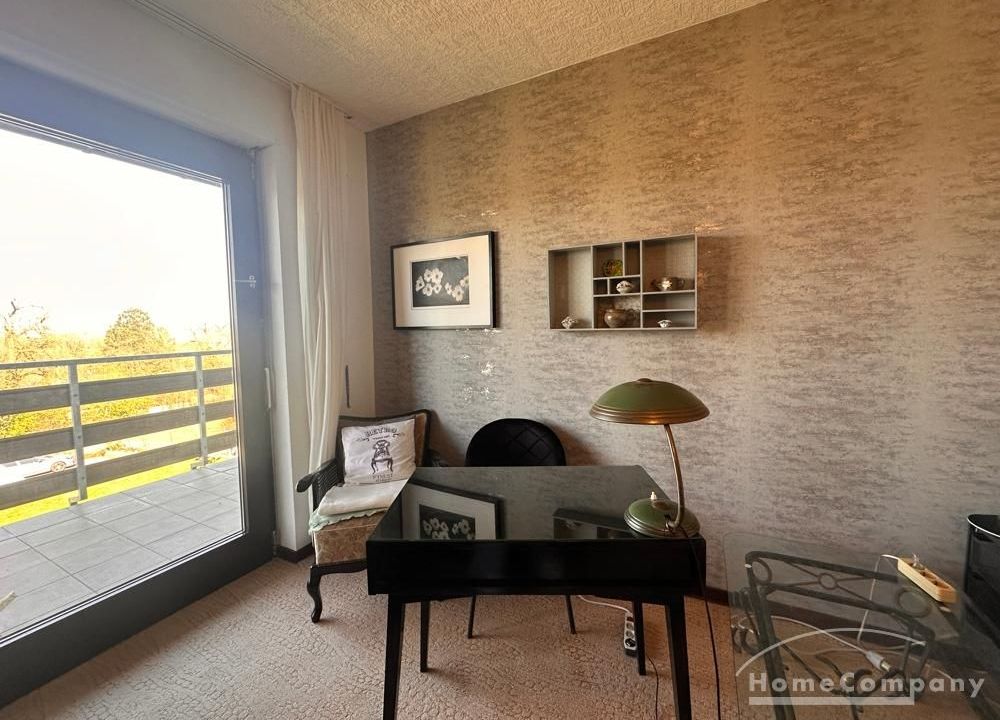 Schlafzimmer mit Balkon