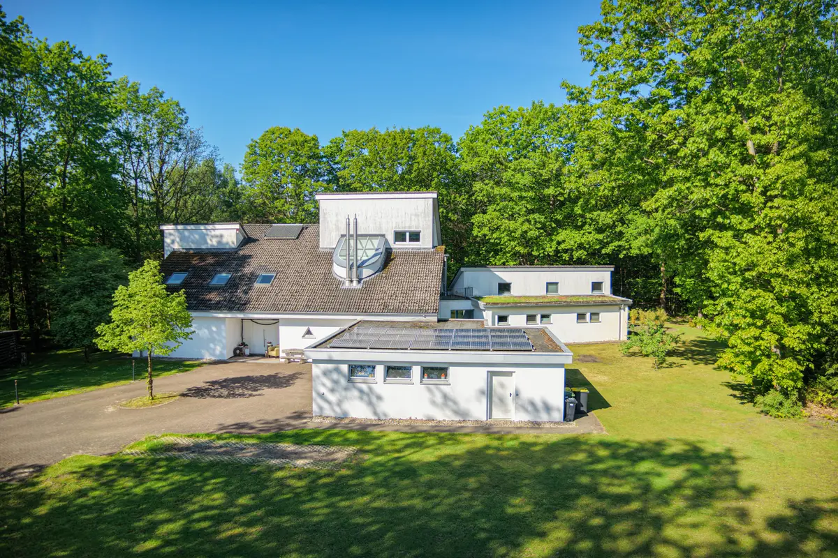 exklusive Villa in See- und Waldrandlage