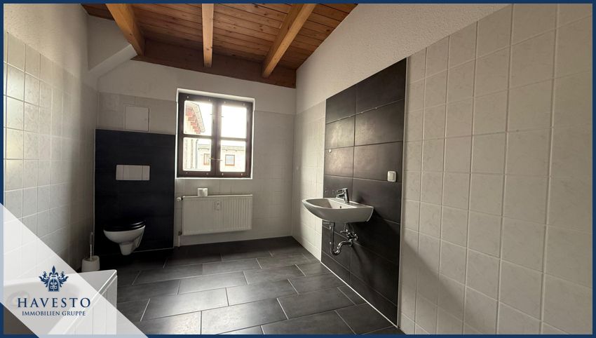 Charmante 3-Zimmer-Dachgeschosswohnung mit Balkon zum Innenhof – ca. 78,75 m² - Photo 3