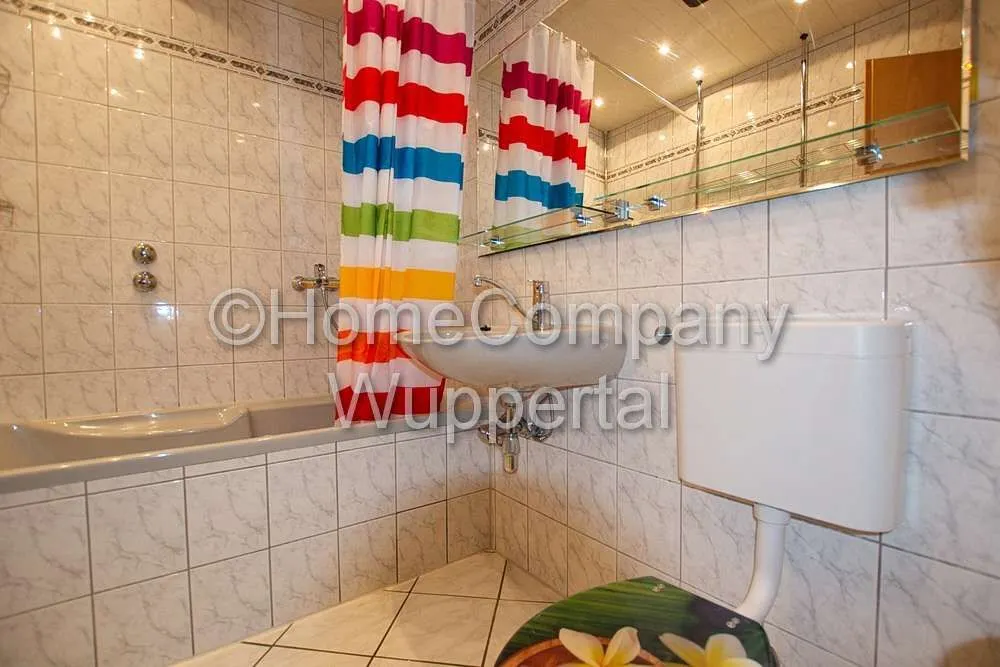 W3076-lang8_Badezimmer