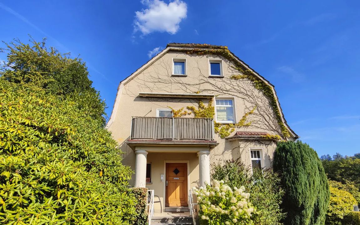 Einfamilienhaus mit Garage in zentrumsnaher Ortsrandlage von Altenkirchen!