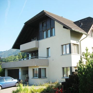 EFH mit Büro/Praxis/Einliegerwohnung
mit 3-Zimmer-Einliegerwohnung