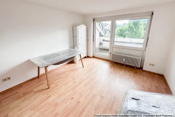 Solide und praktische Single-Wohnung in guter Lage von Gundelfingen mit Balkon im gepflegten Mehrfamilienhaus.