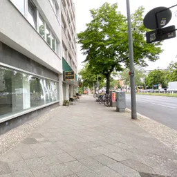 Vielseitig Nutzbares Gewerbe mir großzügiger Schaufensterfront !