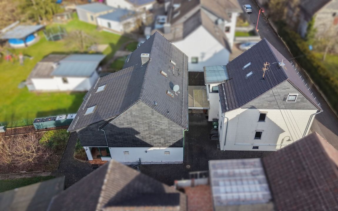 Zwei Wohnhäuser auf großem Grundstück in ruhiger Ortsrandlage! Ideal für Mehrgenerationen