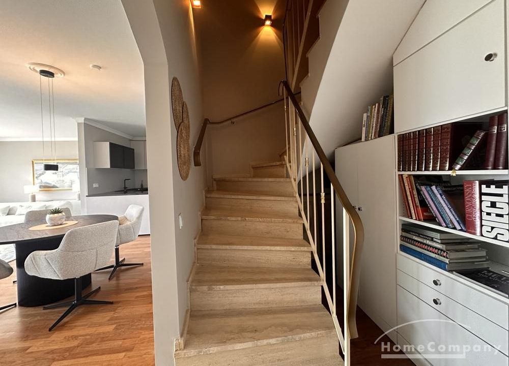 Flur mit Treppenhaus