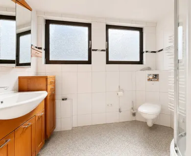 Gemütliche ca. 68m² große 2-Zimmer-Wohnung mit Loggia und Stellplatz in ruhiger Sackgassenlage - Foto 2