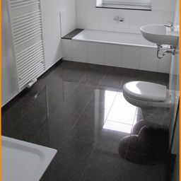 + + GEMÜTLICHE KERNSANIERTE 2 ZIMMER-WOHNUNG MIT GARTENMITBENUTZUNG + +