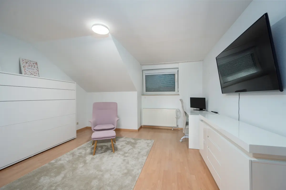 Schlafzimmer 1