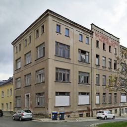 Ehemalige Kleiderfabrik bietet mehrere Gestaltungsmöglichkeiten und sucht dafür neuen Bauherren