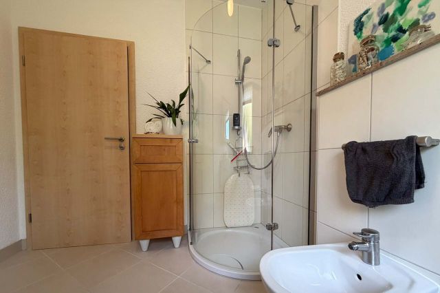 Badezimmer (EG)
